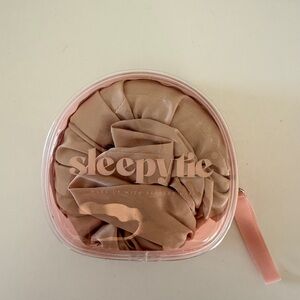 Sleepy Tie Silk Hair Wrap in blonde